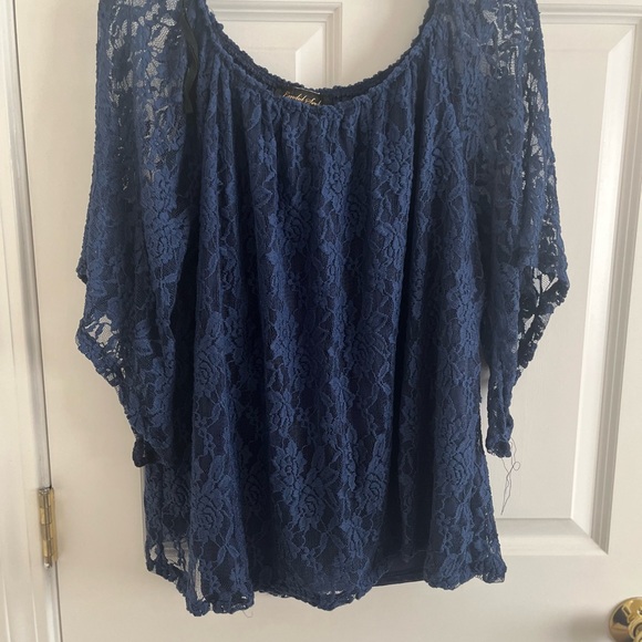 Elegant Navy Lace Women's Top - Picture 1 of 2